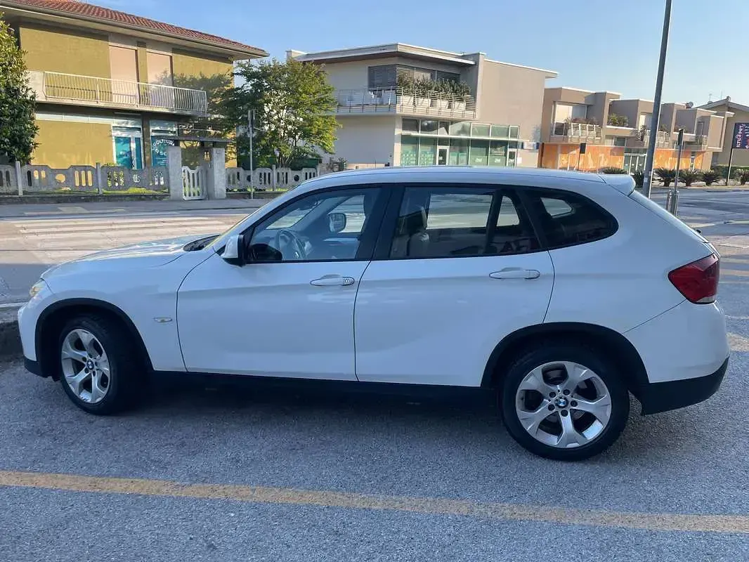 Usata BMW X1 177 CV (130 kW) 2010 Bianco SUV