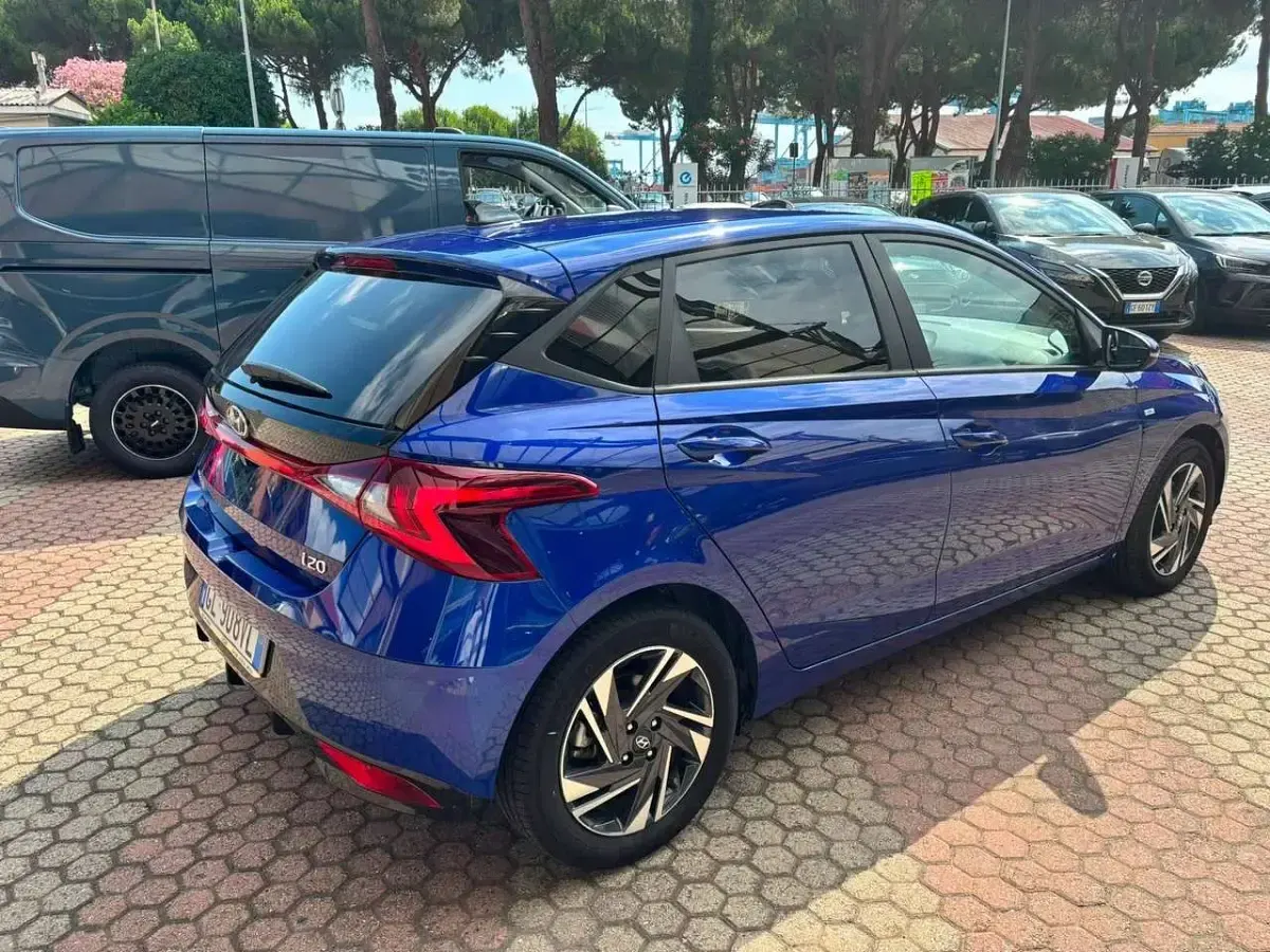 Usata Hyundai i20 101 CV (74 kW) 2023 Blu/azzurro Utilitaria
