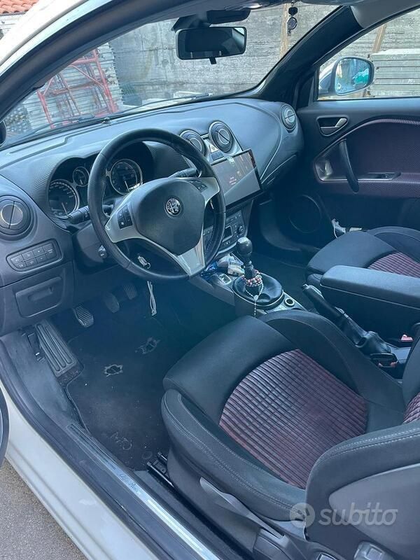 Bianco Usata 2009 Alfa Romeo MiTo Quadrifoglio Due volumi | 3000 € (Super prezzo) - Immagine 1/4