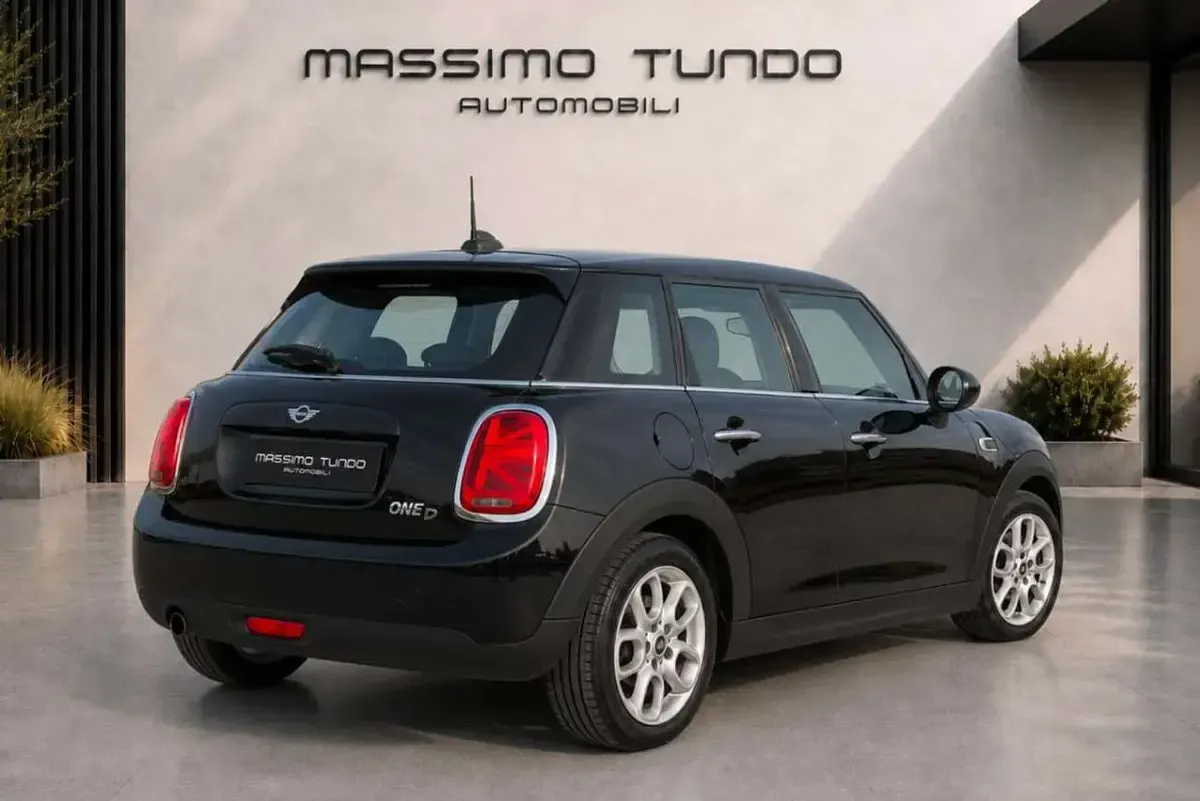 Usata Mini One D Business 95 CV (69 kW) 2018 Nero Utilitaria