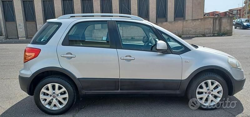 Usata Fiat Sedici Emotion 135 CV (99 kW) 2011 Grigio SUV