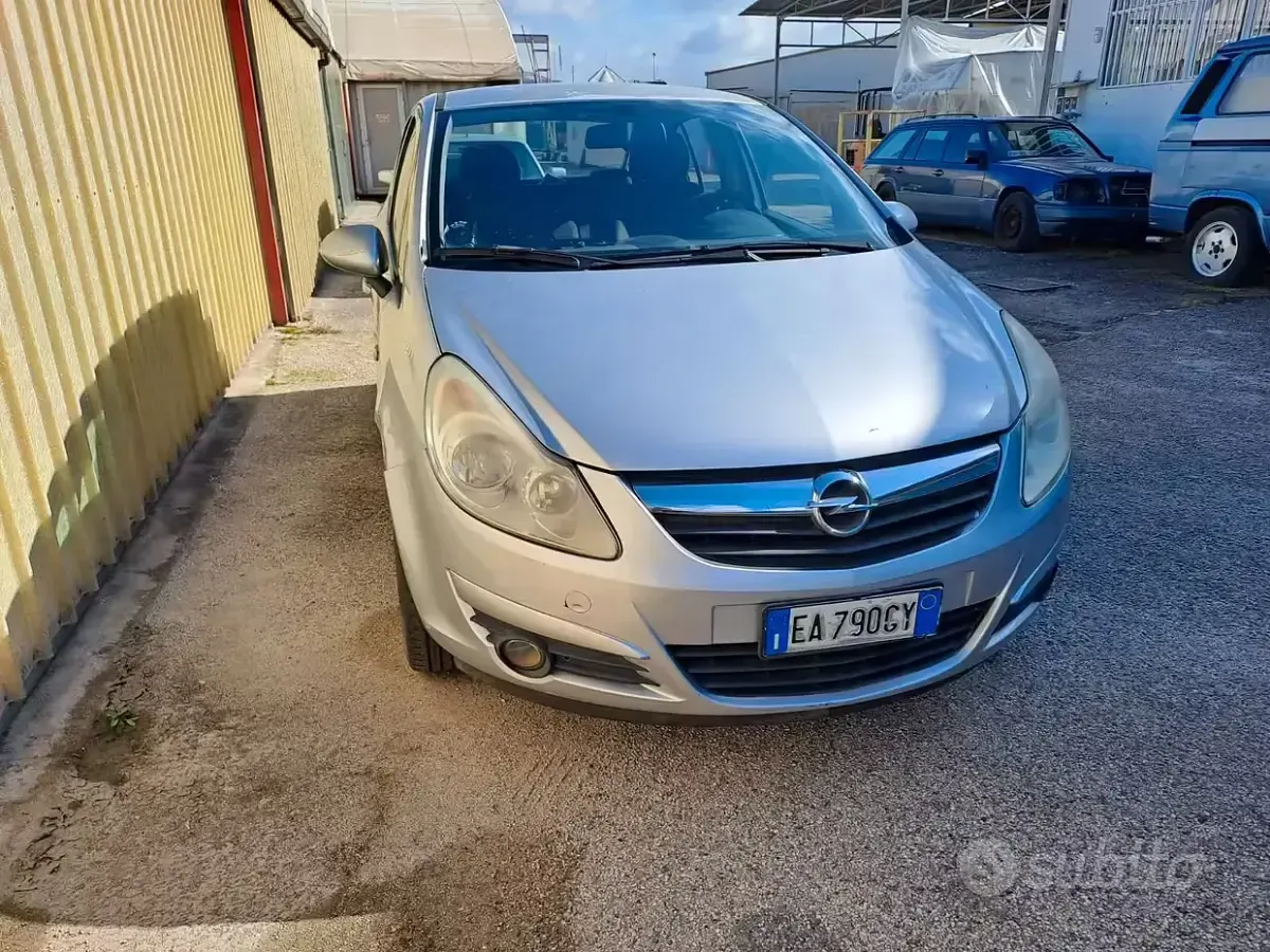 Usata Opel Corsa 85 CV (62 kW) 2010 Grigio Utilitaria