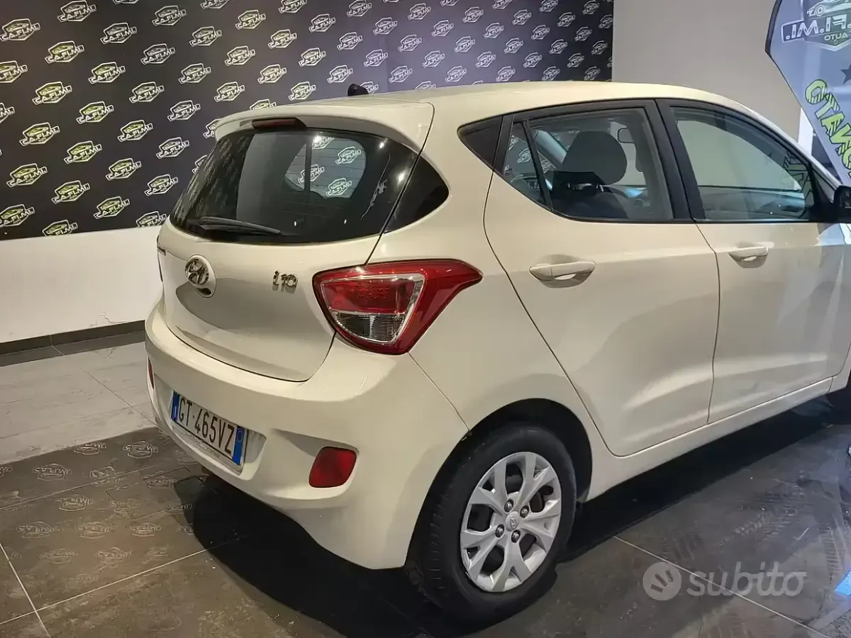 Usata Hyundai i10 Comfort 66 CV (48 kW) 2014 Bianco Utilitaria