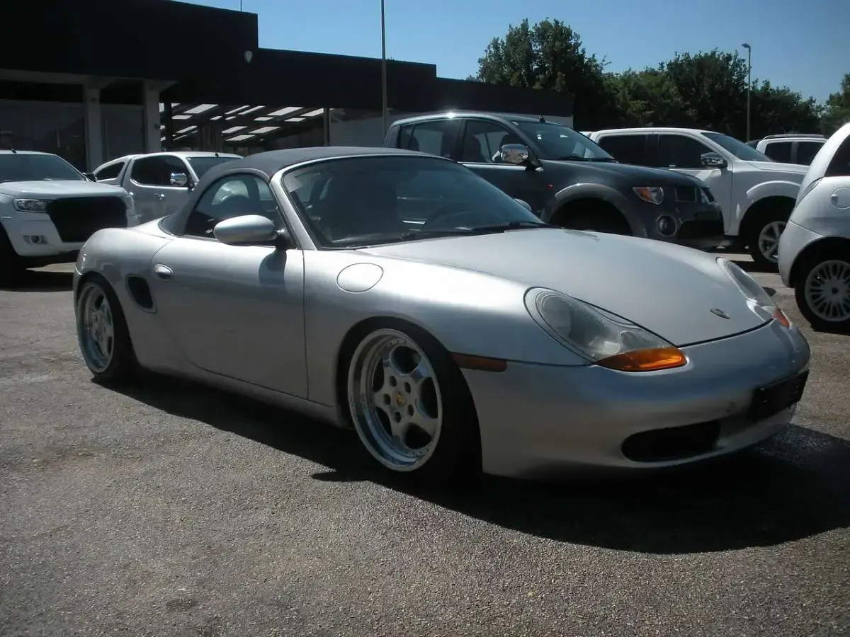 Usata Porsche Boxster 220 CV (161 kW) 2001 Argento Cabrio