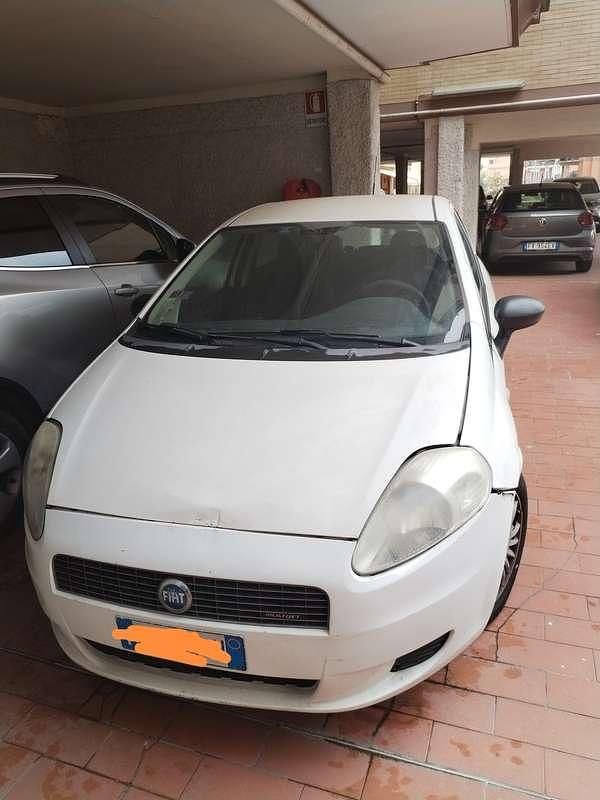 Bianco Usata 2007 Fiat Grande Punto Active Due volumi | 2000 € (Ottimo prezzo) - Immagine 1/4