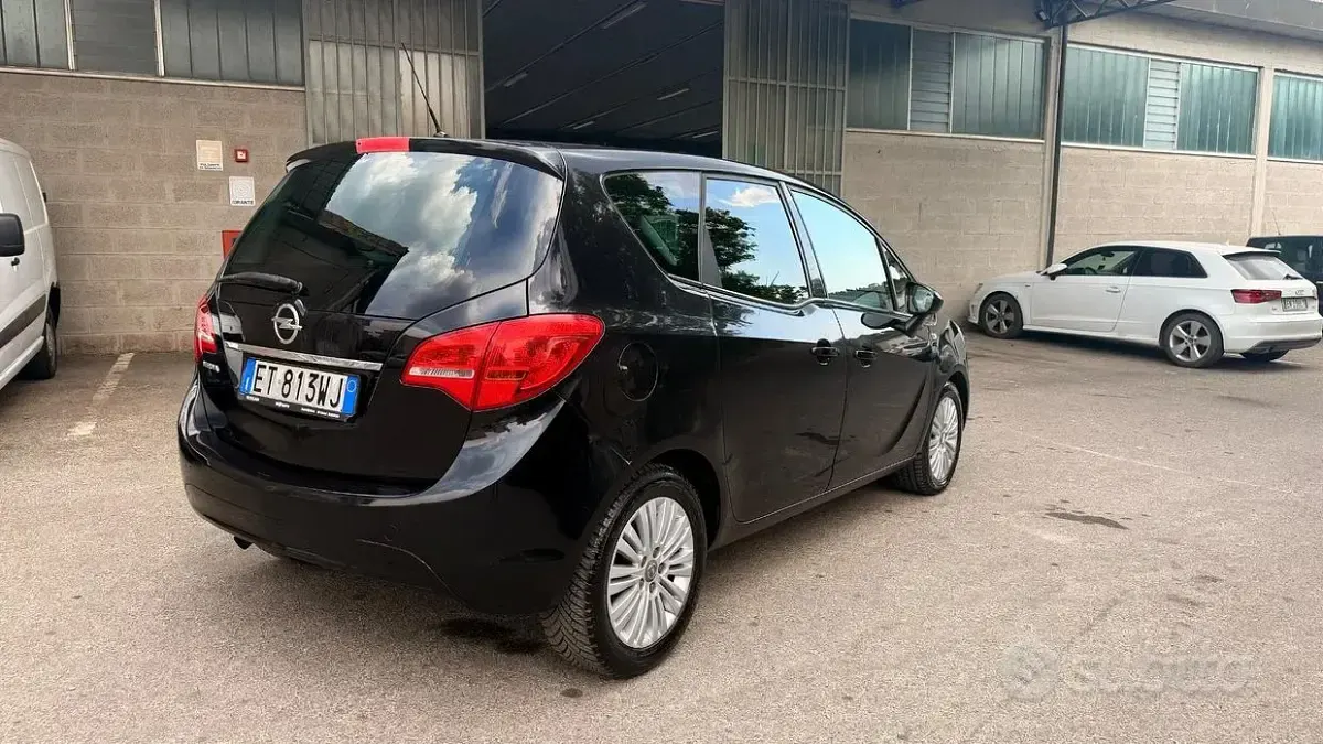 Usata Opel Meriva Cosmo 120 CV (88 kW) 2014 Nero Monovolume
