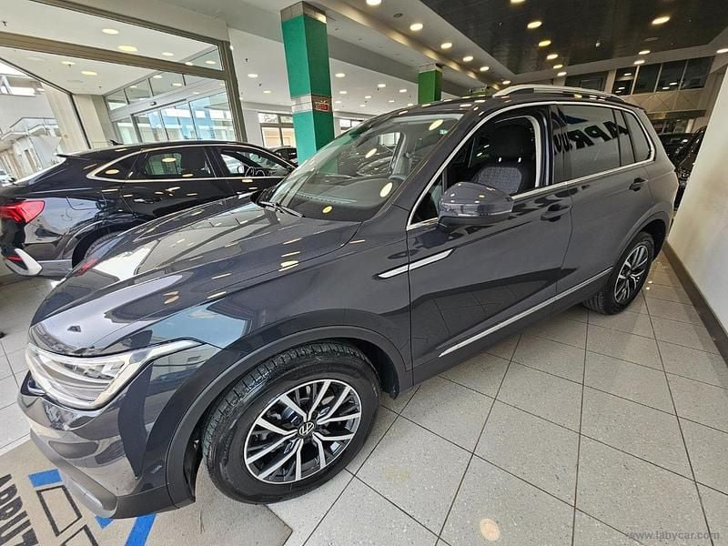 Usata VW Tiguan Life 150 CV (110 kW) 2024 Grigio SUV