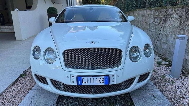 Usata Bentley Continental GT 610 CV (448 kW) 2009 Bianco pastello Coupé
