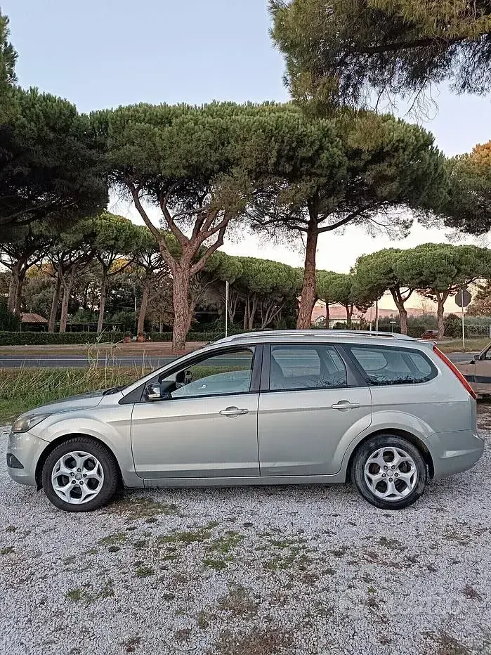 Usata Ford Focus 90 CV (66 kW) 2010 Blu Station wagon