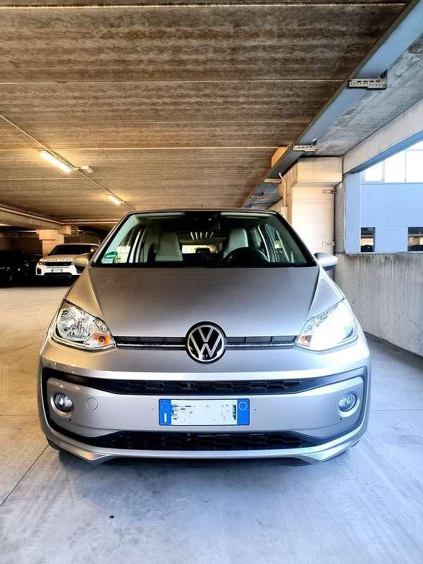 Usata VW up! Highline 75 CV (55 kW) 2020 Argento Utilitaria