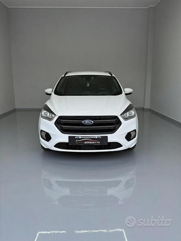 Usata Ford Kuga ST-Line 120 CV (88 kW) 2018 Bianco SUV