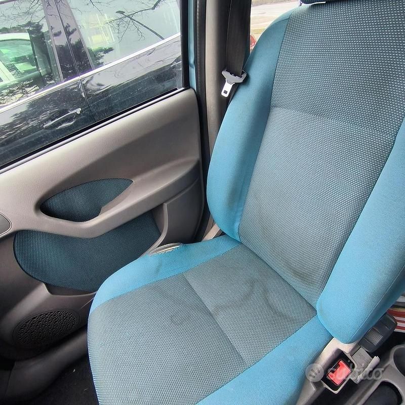 Usata Fiat Panda 70 CV (51 kW) 2004 Utilitaria