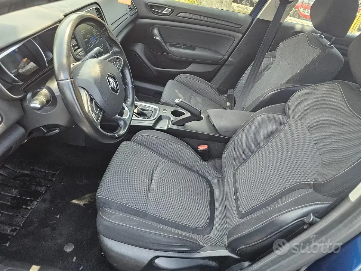 Usata Renault Mégane IV Intens 110 CV (80 kW) 2019 Bluazzurro Berlina