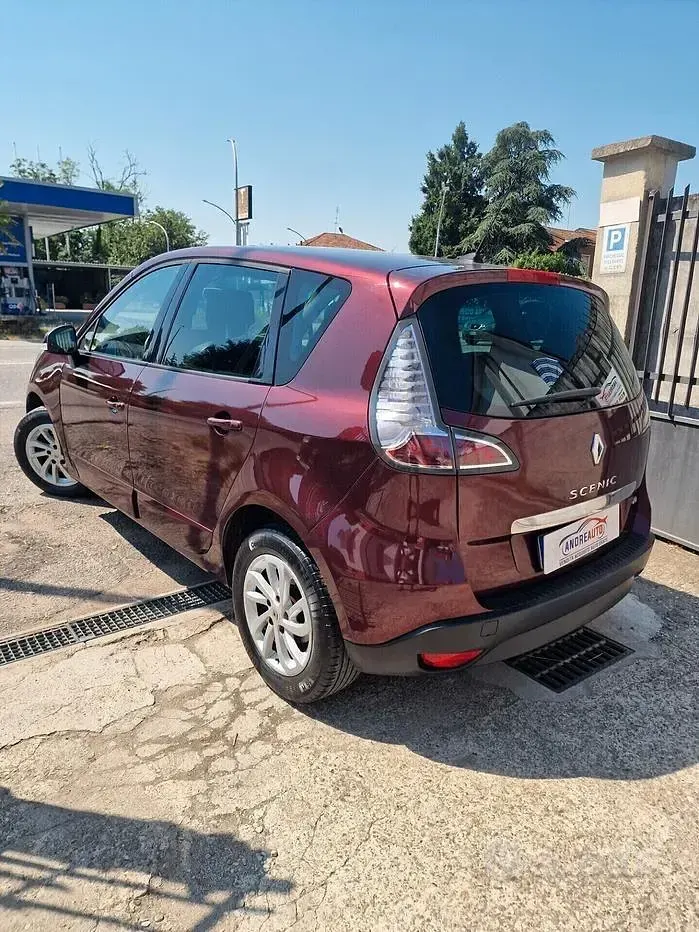 Usata Renault Scénic III 110 CV (80 kW) 2014 Rosso Monovolume