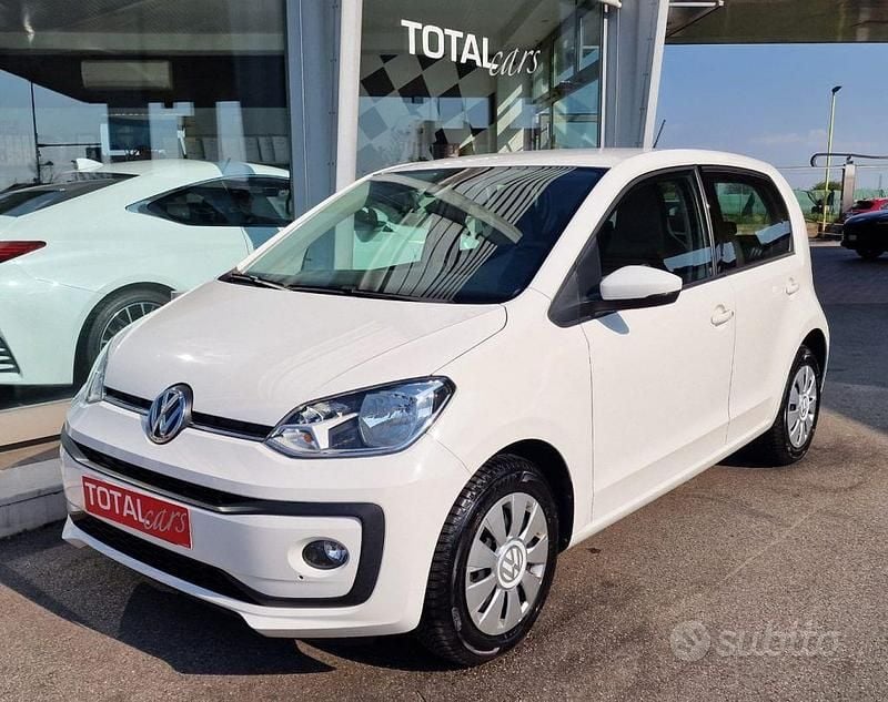 Usata VW up! move up! 75 CV (55 kW) 2017 Bianco pastello Utilitaria