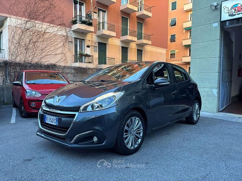 Usata Peugeot 208 Active 82 CV (60 kW) 2016 Grigio Utilitaria
