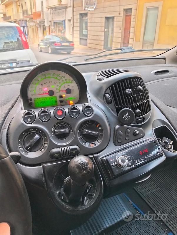 Usata Fiat Multipla 120 CV (88 kW) 2010 Grigio Monovolume