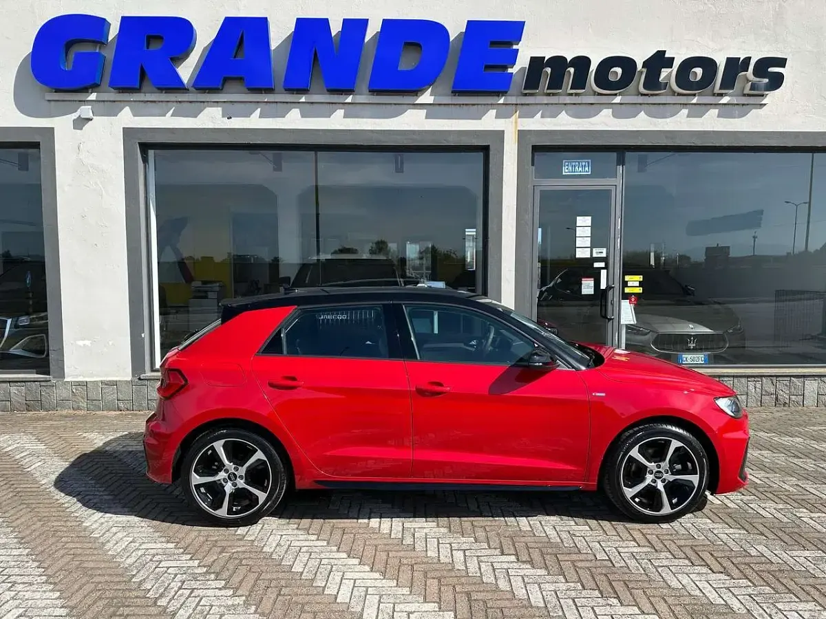 Nuova Audi A1 Sportback S-Line 116 CV (85 kW) 2026 Rosso progressivo metallizzato Utilitaria