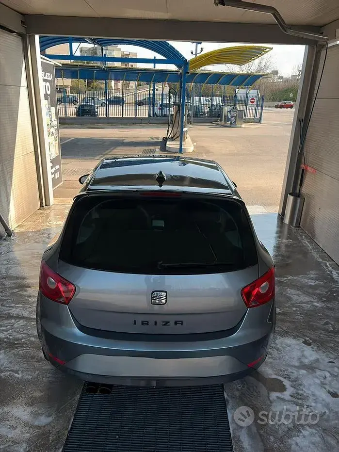 Usata Seat Ibiza 75 CV (55 kW) 2013 Grigio Berlina