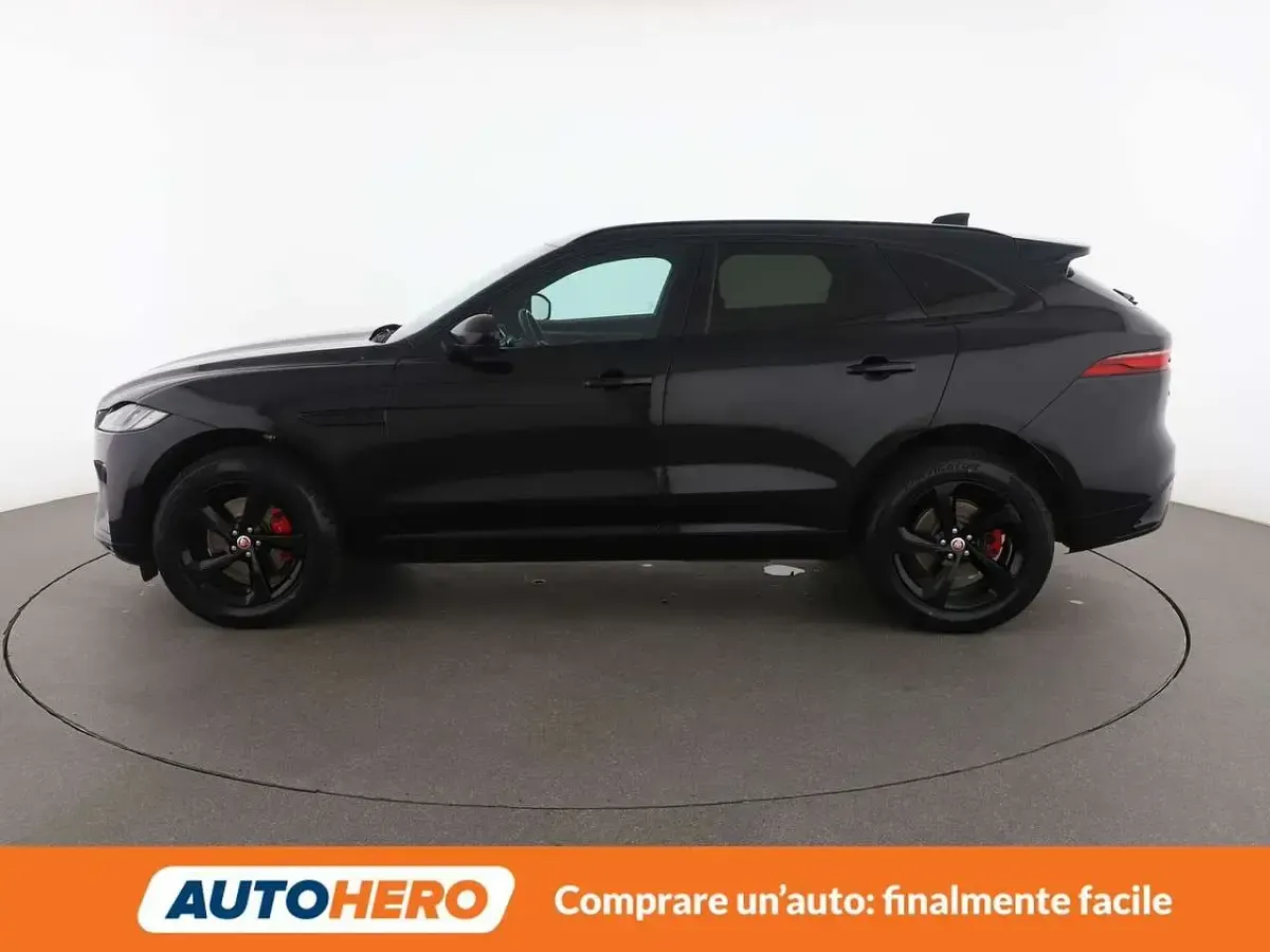 Begagnad Jaguar F-Pace R-Dynamic 204 HK (150 kW) 2022 Svart SUV