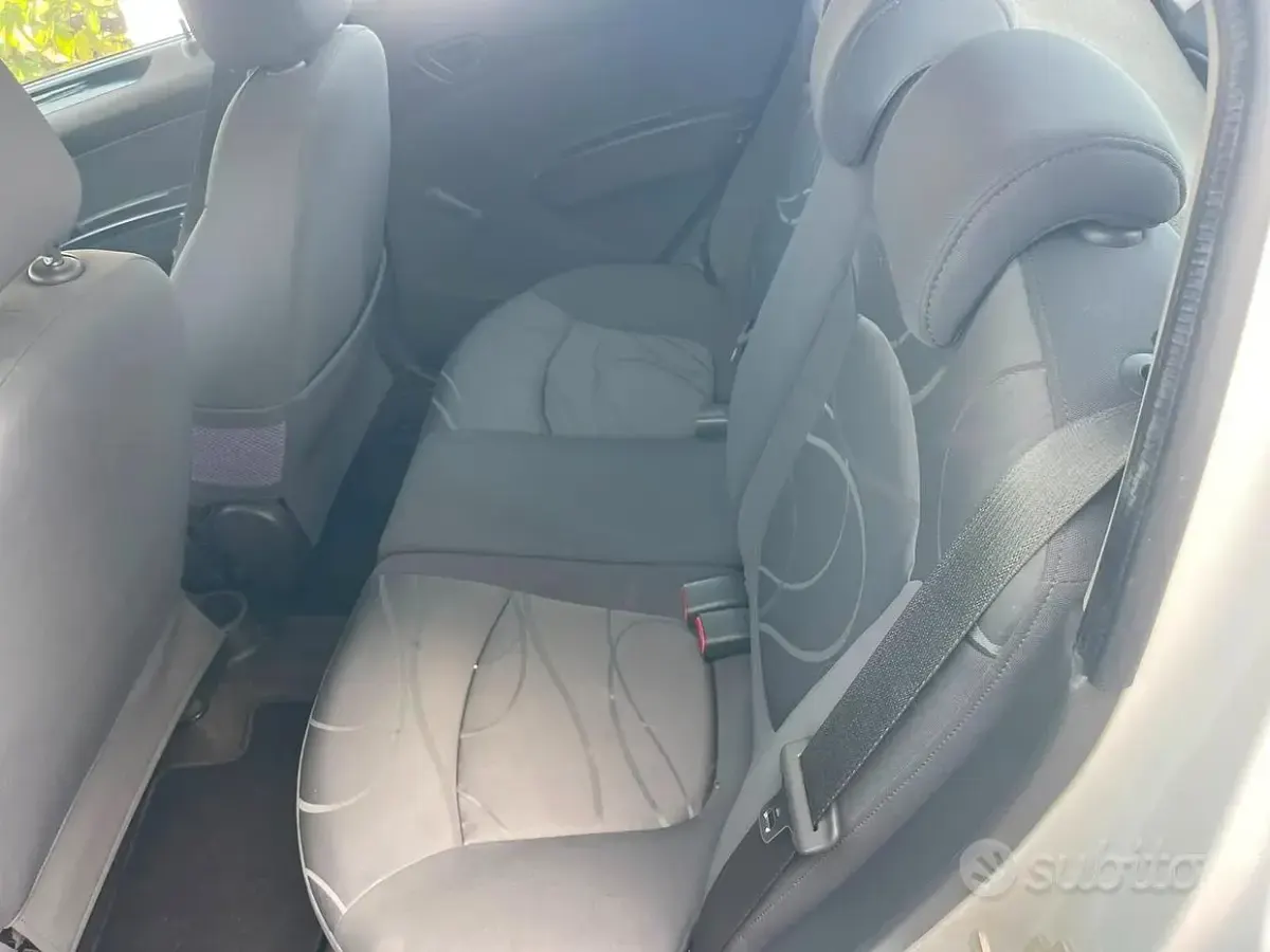 Usata Chevrolet Spark 68 CV (50 kW) 2012 Bianco Utilitaria