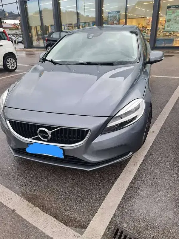 Usata Volvo V40 Business Edition 120 CV (88 kW) 2019 Berlina