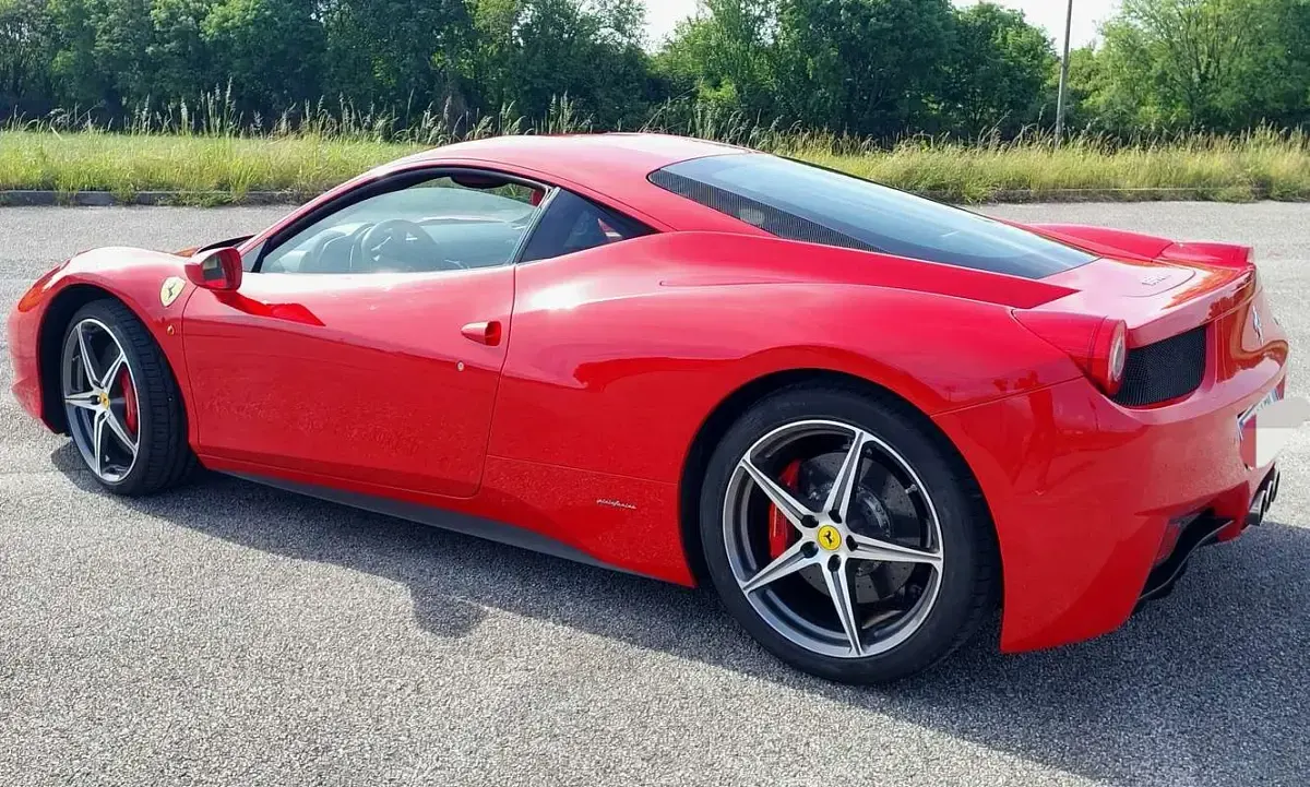 Usata Ferrari 458 570 CV (419 kW) 2011 Rosso Coupé