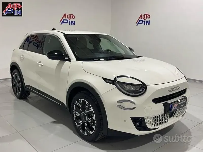 Usata Fiat 600 La Prima 136 CV (100 kW) 2025 Nero SUV