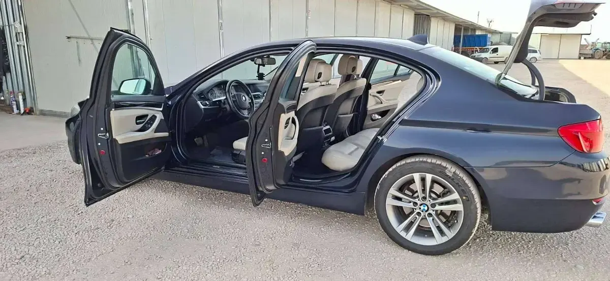 Usata BMW 525 M Sport 218 CV (160 kW) 2013 Blu/azzurro Berlina