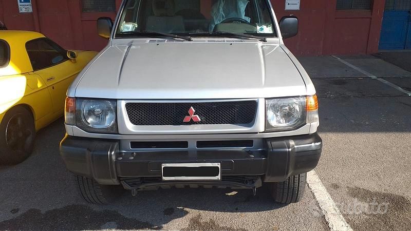 Usata Mitsubishi Pajero 1998 Grigio SUV
