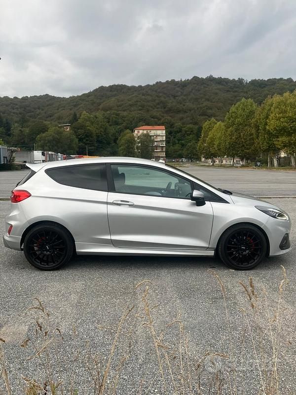 Usata Ford Fiesta Performance Edition 200 CV (147 kW) 2019 Grigio Utilitaria