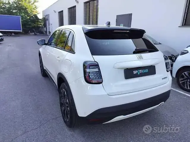 Usata Fiat 600 La Prima 101 CV (74 kW) 2025 Bianco SUV