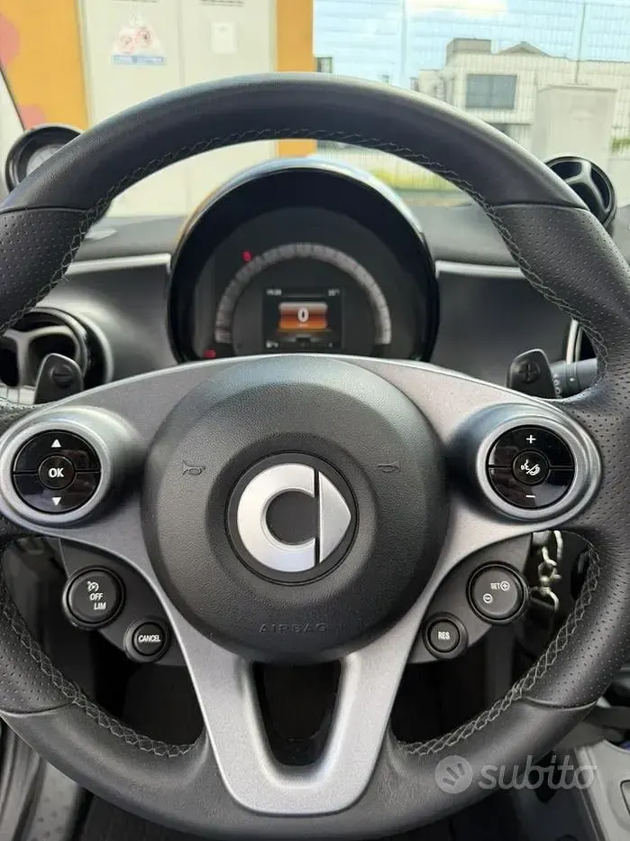 Usata Smart ForTwo Cabrio 90 CV (66 kW) 2018 Nero Cabrio