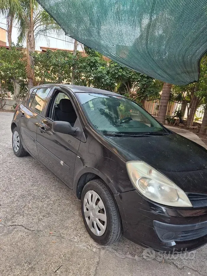 Usata Renault Clio II 58 CV (42 kW) 2006 Nero Berlina