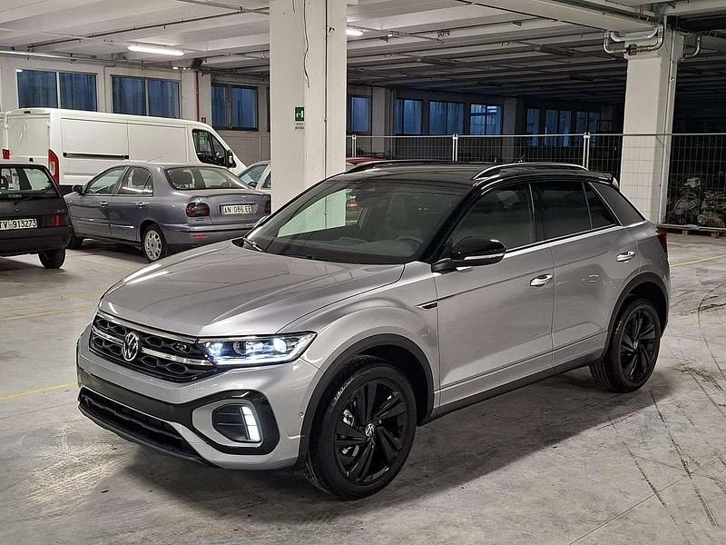 Nuova VW T-Roc R-line Plus 116 CV (85 kW) 2025 Pyrit silver/tetto nero SUV