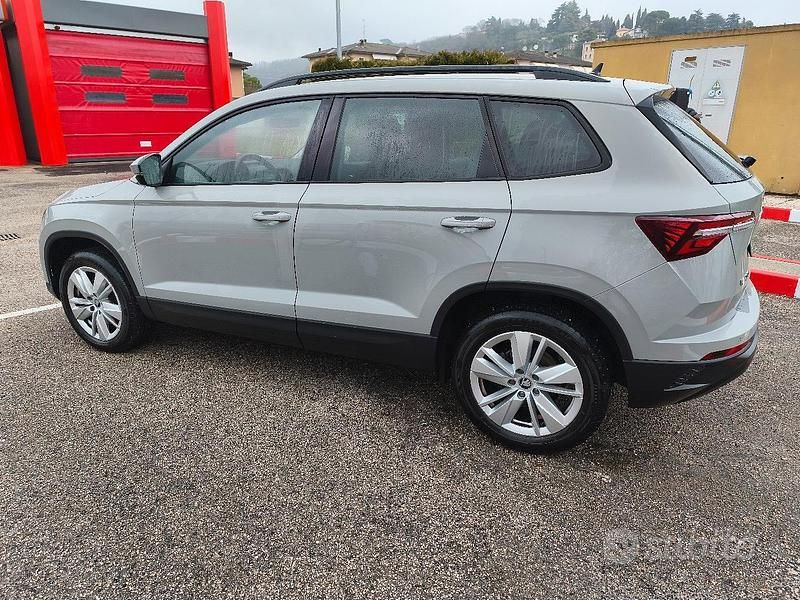 Usata Skoda Karoq Executive 116 CV (85 kW) 2025 Grigio SUV