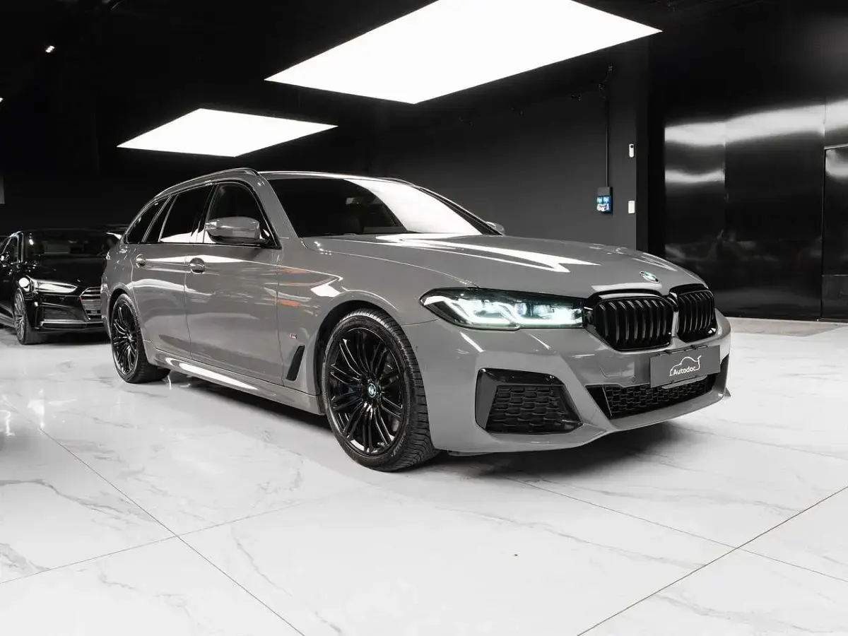 Begagnad BMW 530 M Sport 249 HK (183 kW) 2021 Grå Kombi