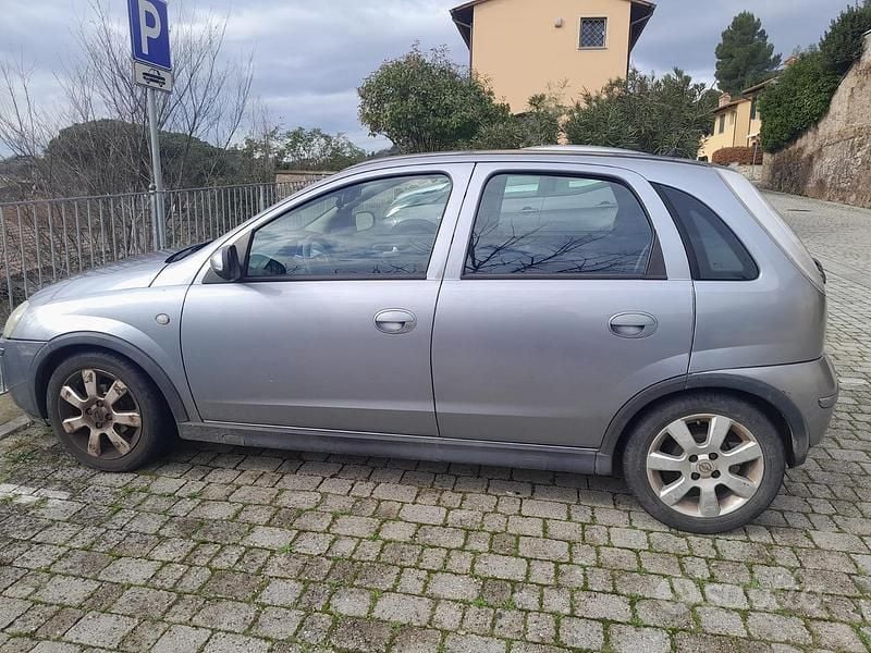 Usata Opel Corsa 2005 Grigio Berlina