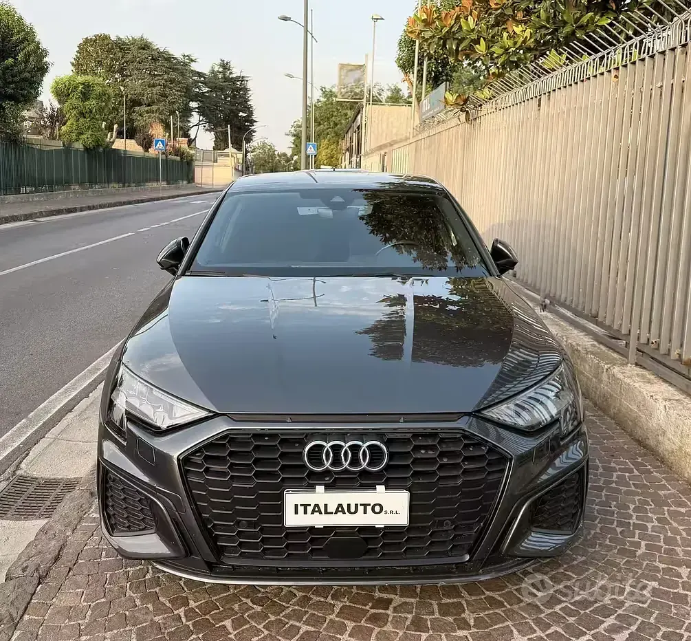 Usata Audi A3 S-Line 150 CV (110 kW) 2021 Grigio Berlina