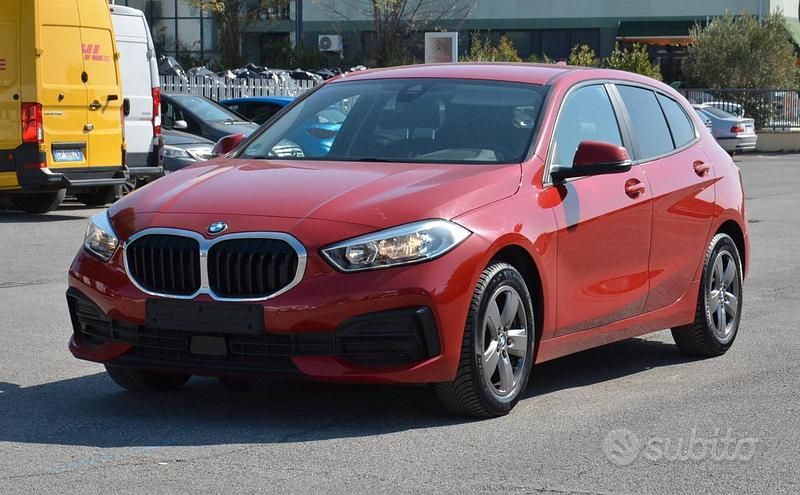 Usata BMW 116 Sport Line 116 CV (85 kW) 2021 Rosso Utilitaria