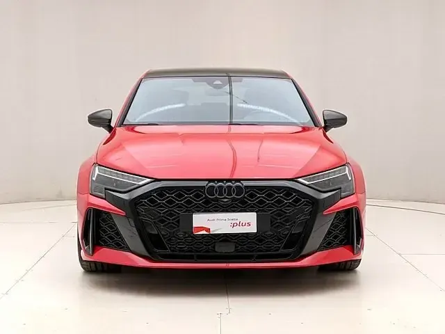 Nuova Audi RS3 Sportback Comfort 400 CV (294 kW) 2025 Rosso progressivo metallizzato Utilitaria