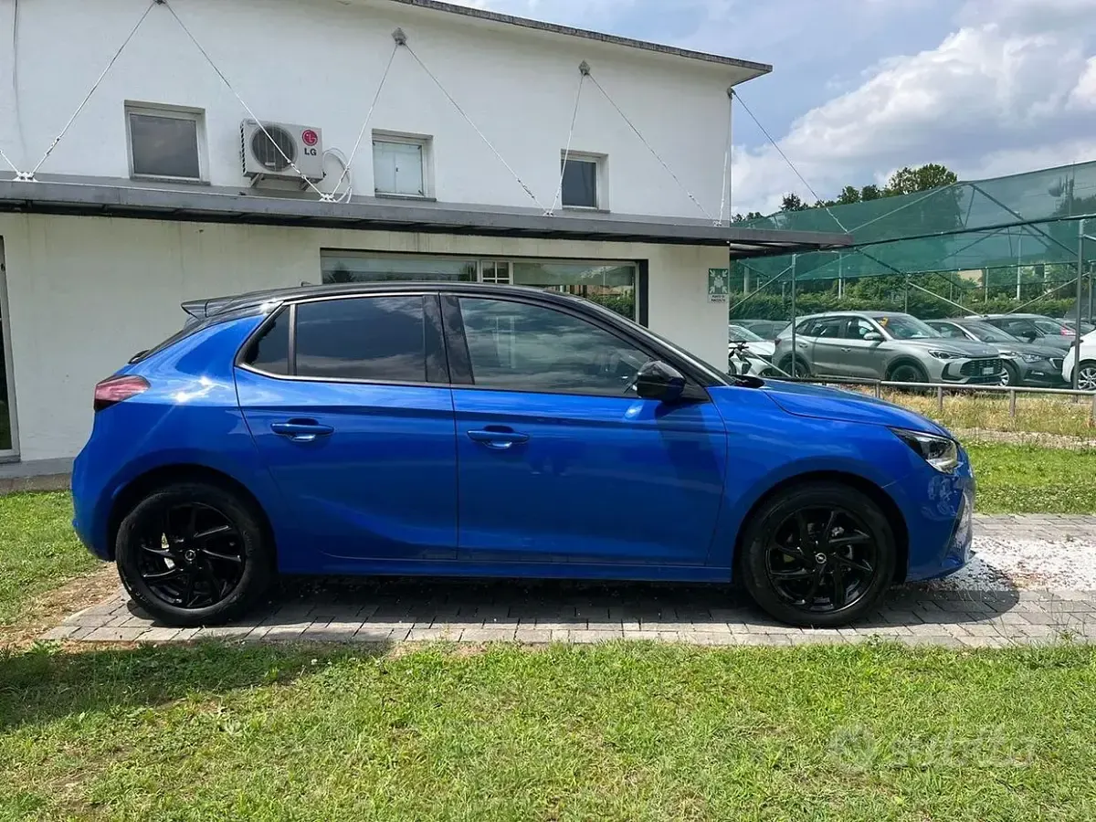 Usata Opel Corsa Design & Tech 75 CV (55 kW) 2023 Voltaic blue (m0av) Utilitaria