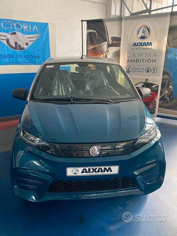 Nuova Aixam City 2025 Blu Utilitaria