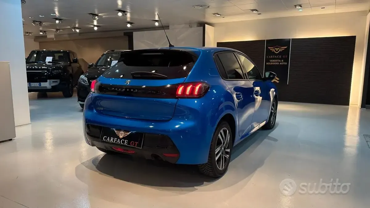 Usata Peugeot 208 GT 102 CV (75 kW) 2022 Blu Utilitaria