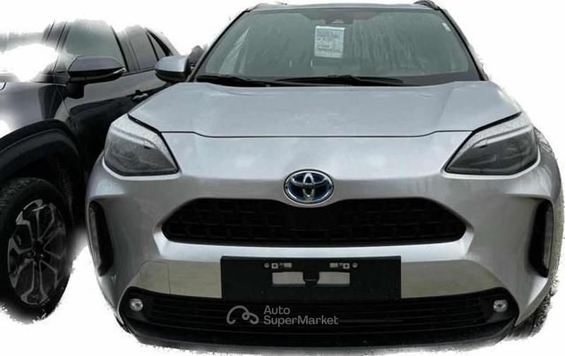 Usata Toyota Yaris Cross Trend 116 CV (85 kW) 2024 Grigio scuro metallizzato SUV