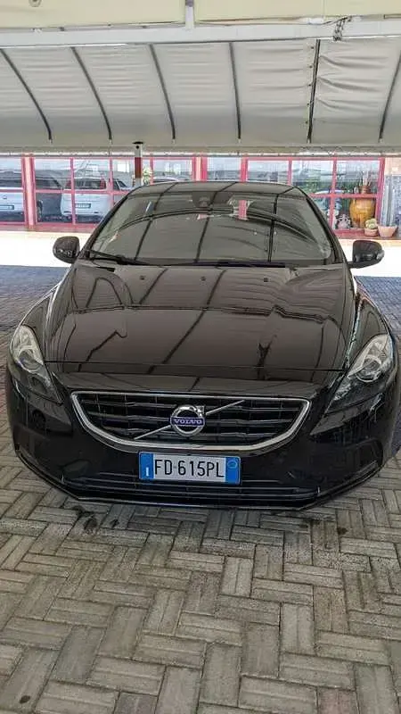 Usata Volvo V40 Momentum 120 CV (88 kW) 2016 Berlina