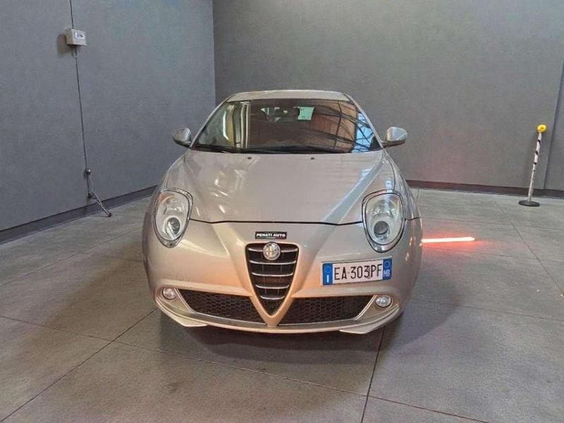 Usata Alfa Romeo MiTo Distinctive 105 CV (77 kW) 2010 Oro Utilitaria
