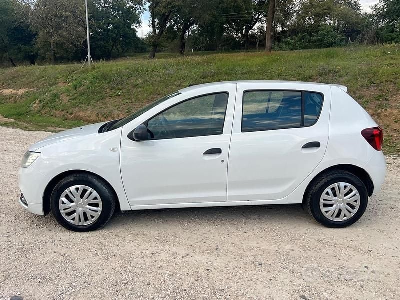 Usata Dacia Sandero 90 CV (66 kW) 2017 Bianco Utilitaria