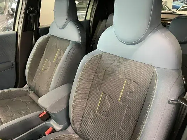 Nuova Fiat Grande Panda Icon 101 CV (74 kW) 2026 Grigio Utilitaria