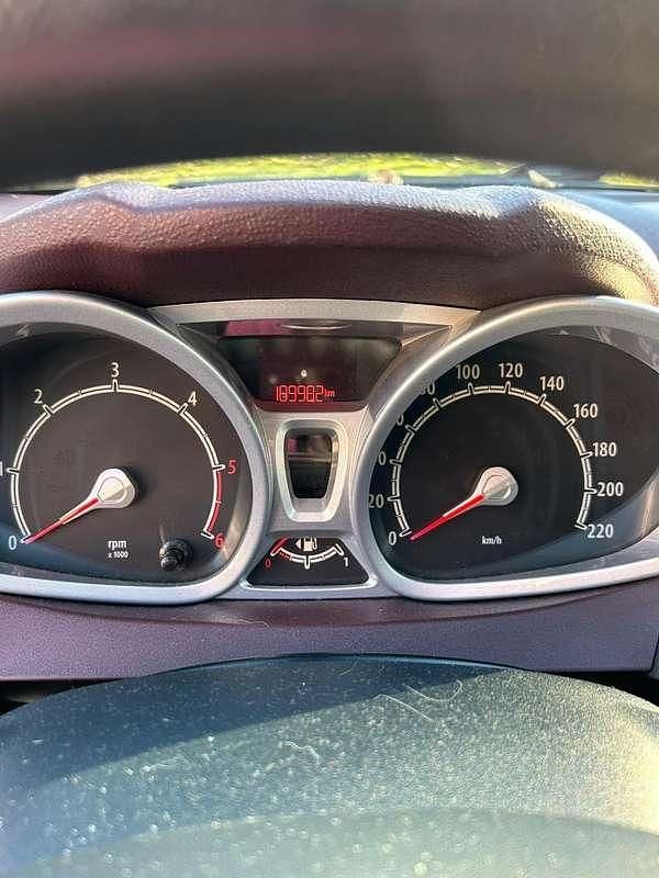 Usata Ford Fiesta 68 CV (50 kW) 2009 Grigio Utilitaria